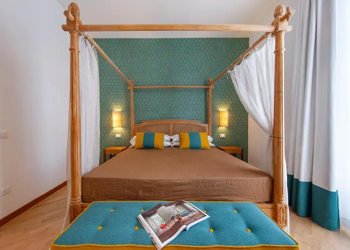 Gorgeous In The Center: Sorrento!