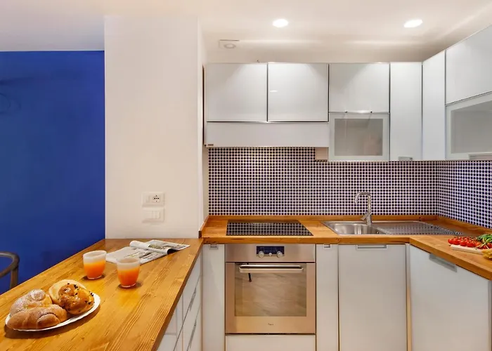 Gorgeous In The Center: Sorrento!